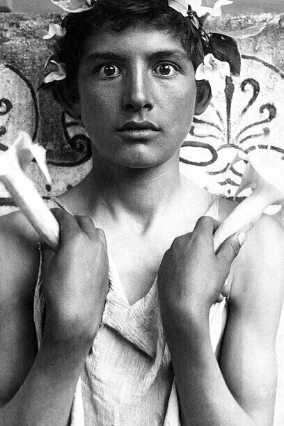 "Hypnos", fotografía, Wilhem von Gloeden, 1895