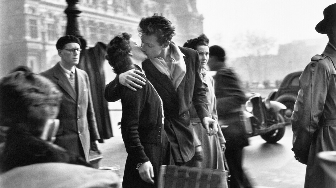 Le baiser de l’Hôtel de Ville, Paris 1950 © Robert Doisneau
