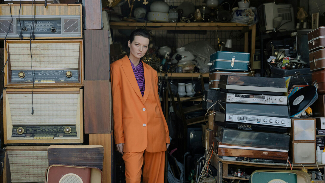 Modelo em antiquário. Manter um armário dinâmico e dentro do seu estilo é uma tarefa desafiadora principalmente quando acumulamos diversas peças distintas que muitas vezes não usa ou que já não fazem parte o seu estilo