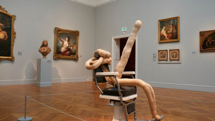 Sarah Lucas, Exhibition view. Courtesy of Legion of Honor Museum 