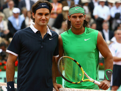 Federer et Nadal à Roland Garros en 2008. Aucun joueur depuis 1927 n'a remporté la finale après avoir perdu les deux premiers sets