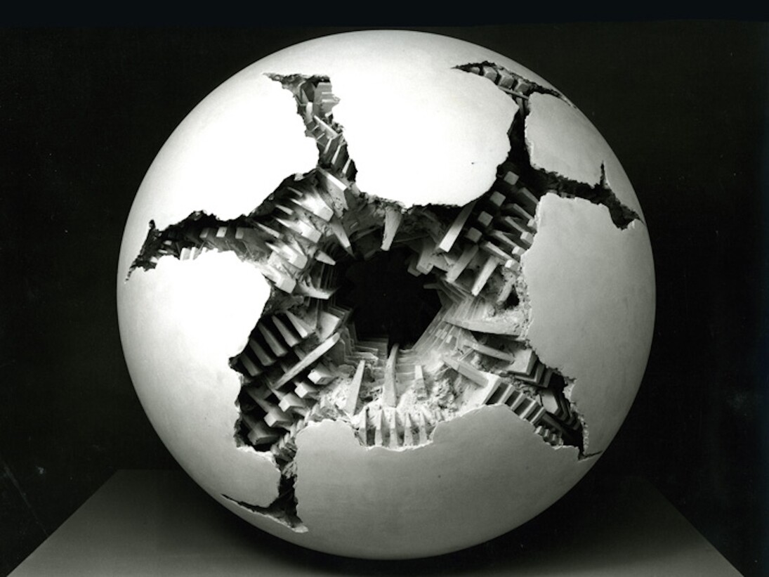 Arnaldo Pomodoro, A Hundredth of a Second, Exhibition view. Courtesy of Fondazione Marconi