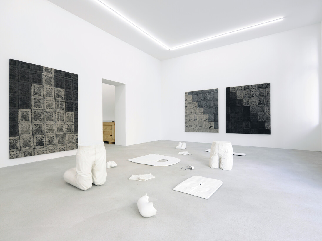 Andreas Zingerle, Energy Saving, Exhibition's view at Galerie Rolando Anselmi, photo RIccardo Malberti