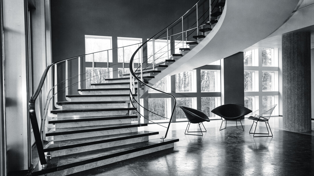 Escalier hélicoïdal du Cèdre © Archives de la Vaudoise Assurances, Lausanne 