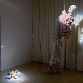 Various artists, Bleed through, exhibition view. Courtesy of Galerie 35M2