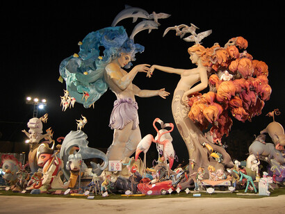 Fallas. La ciudad se llena de personajes de actualidd y de ficción. Valencia
