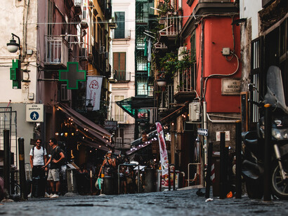 La città di Napoli travolta dalle polemiche per colpa di un articolo apparso su "Le Figaro"