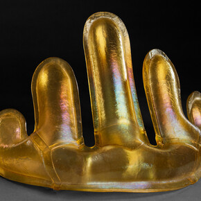 Matthew Szösz, untitled(inflatable) no. 102 iry, 2023, fused and inflated glass, 10x17x10 inches. Courtesy of Heller Gallery, New York