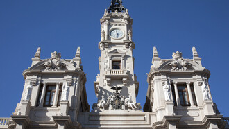 Vista del cuerpo central de la fachada del Ayuntamiento. Foto: Mayte Piera
