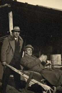 Fiorella Frapiselli, Trilussa con Arturo Dazzi, 1939, Museo di Roma in Trastevere