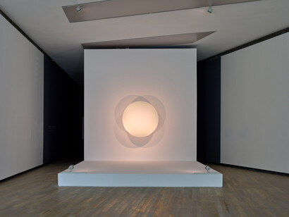 Varios artistas, Penumbra: Dia art foundation, vista de exhibición. Cortesía de Fundación Proa