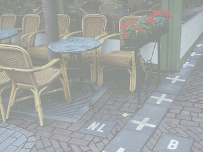 La linea di confine che attraversa continuamente il villaggio, Baerle-Nassau, Paesi Bassi