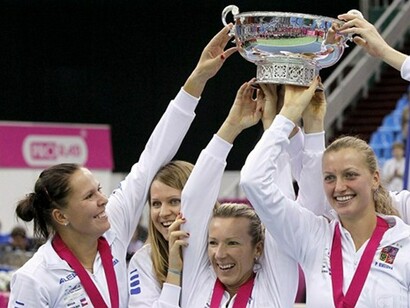 Las tenistas de la República Checa celebran su triunfo en la Fed Cup de 2014