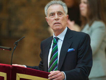 Jesús Hermida pronunciando un discurso