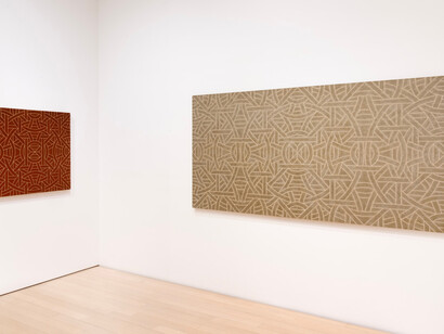Various artists, Interlayered, exhibition view. Courtesy of DC Moore Gallery