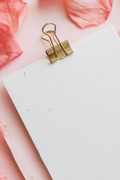 Foglio bianco. Il journaling ci aiuta a distanziarci dalla situazione nella quale siamo immersi e a vederla con più oggettività