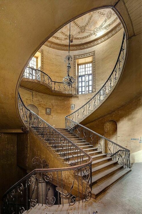 The old British Residency in Hyderabad, India ©Grégoire Cachemaille