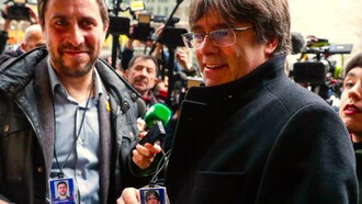 Comín y Puigdemont la semana pasada tras acceder al Parlamento Europeo y recibir la acreditación provisional como eurodiputados