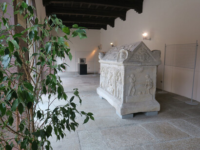 Il sarcofago romano di Elio Sabino, foto di Claudio Cheirasco