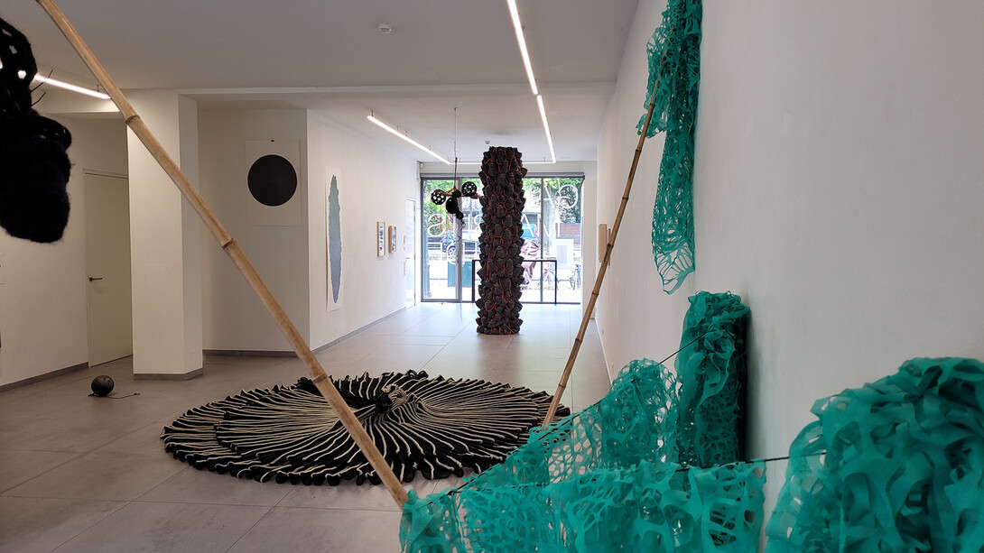 Karin van Dam, Terrestrial belts, exhibition view. Courtesy of Galerie Maurits van de Laar