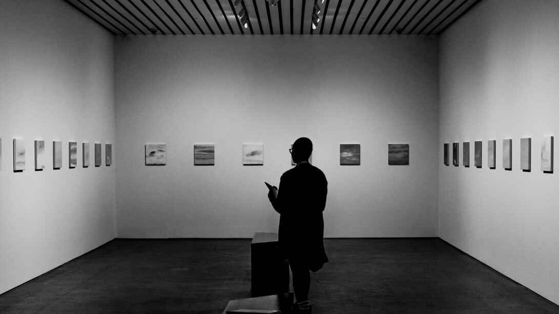 O mediador é fundamental nos museus para fazer com que as pessoas se interessem pelas obras de arte e pelo patrimônio cultural da humanidade. Vivemos em tempos de inteligência artificial, de vida diante das telas; valorizar a história da humanidade, com todo o seu conteúdo, faz-se importante para que os jovens aprendam a não repetir os erros do passado e a não desperdiçar recursos que poderiam ser usados para construir, e não destruir