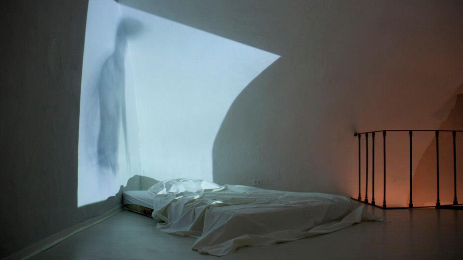 Ronald Moran, Terapia para un dulce sueno, video istallazione, San Salvador 2011. Per gentile concessione di SPUMA