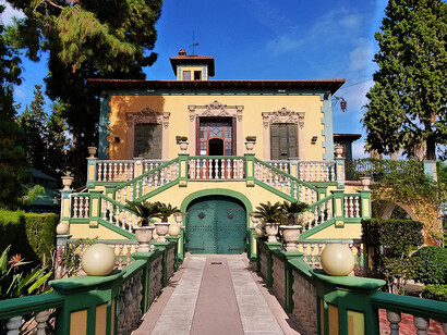 A pesar del cerco bélico, los historiadores coinciden en anotar que Machado vivió en Villa Amparo los últimos días felices de su vida