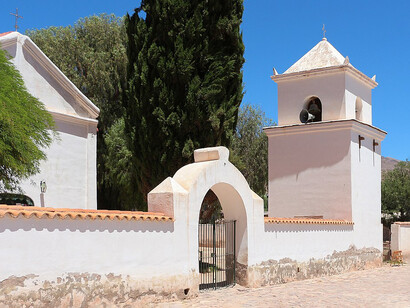 La presencia de esta Iglesia en la Quebrada de Humahuaca, corredor vital del Virreinato, refuerza su valor histórico dentro del paisaje cultural del norte argentino