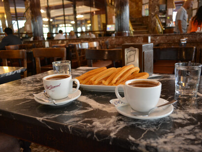 Madrid. Chocolate con churros en Federal Café