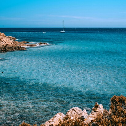 Avevamo deciso di andare al mare e fare il primo bagno della stagione in un posto speciale