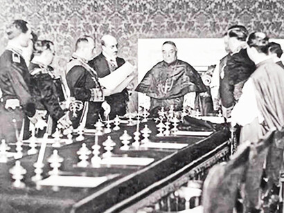 Benito Mussolini e il cardinale Pietro Gasparri alla firma dei Patti Lateranensi a Roma l’11 febbraio 1929