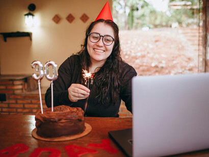 Encarar o ciclo da vida: entre ser jovem demais para ser velha e velha demais para ser jovem