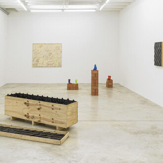 Various artists, The barn, exhibition view. Courtesy of Soy Capitán