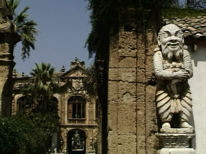 Villa Palagonia, un mostro 