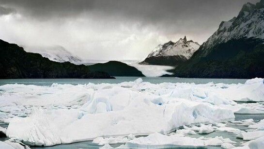 Luca Campigotto Torres del Paine, Chile 2000,Stampa ai pigmenti Edizione di 15 esemplari,cm 110 x 137,5