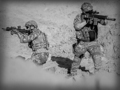 Tropas en combate. Frente al conflictivo panorama actual, ya se habla de la “gobernabilidad global post guerra nuclear”