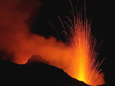 Eruzione dello Stromboli, Italia, settembre 2015.Foto di Michael Kuhn