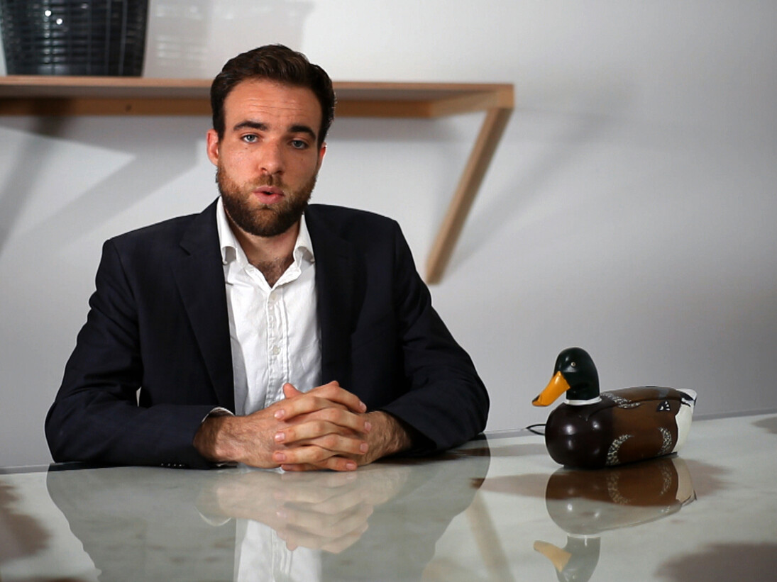 Video still, Video Art Manual, 2011. Courtesy the artist; Nagel Draxler, Berlin; Pilar Corrias, London; and Galleria Raffaella Cortese, Milano.