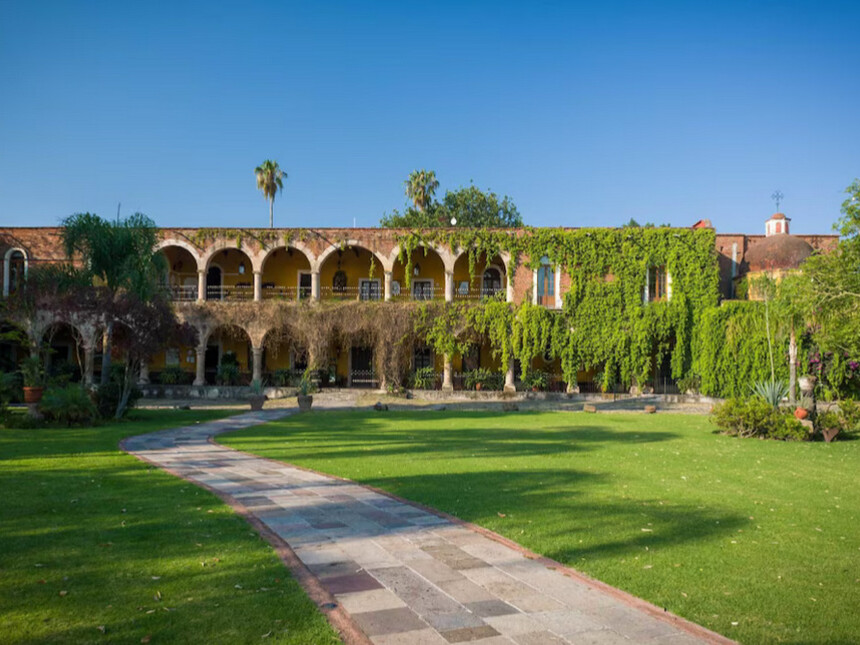 The colonial architecture and luxury of Hacienda El Carmen