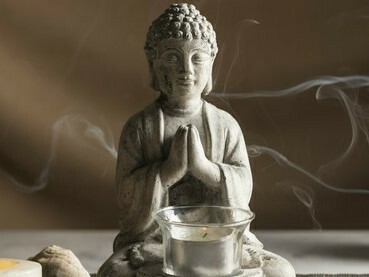 É um processo imperceptível. Nada imaginar, porém ir se tornando receptivo às respostas e sendo preenchido por aquilo que tem que vir. É um fato interior, espiritual que desce de um plano superior, não é um produto mental