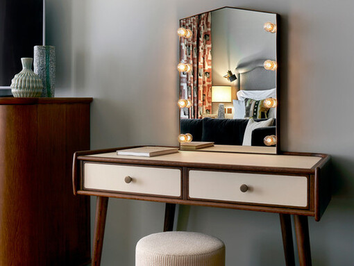 Big Bedroom - White City House