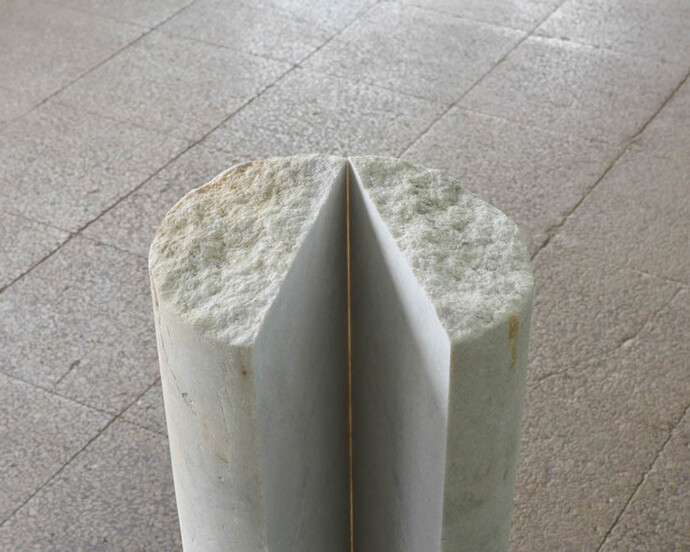 Mitad. Courtesy of Ana Mas Projects and the photographer @RobertoRuiz