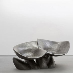 Wendell Castle, Impulse Gatherer, 2013, Bronze, 31.5 x 68.9 x 42.13 inches. Edition of 8. Courtesy of Wendell Castle and Friedman Benda. Photography: Adrien Millot