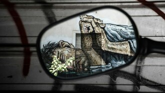 Senzatetto. Si tratta di quella vasta fascia di popolazione italiana senza un nome e senza un volto che vive ai margini delle città. Chi più, chi meno, ogni città ha il suo bacino di senzatetto o “clochard”