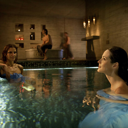 Entre Cielos, Argentina, Sicaklik. En el corazón del *hammam* se ubica una piscina de agua tibia que favorece la relajación y el descanso. Estancia para estabilizar la circulación. Crédito Walter Raymond