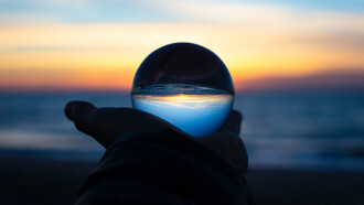 Hoy cada uno vive en su universo personal con su concepto de futuro no realizado