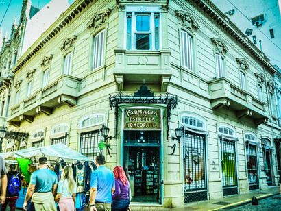 Frente de la Farmacia de la Estrella, San Telmo, Buenos Aires, Argentina