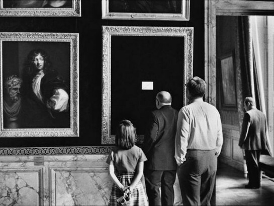 Elliott Erwitt, Versailles, France, 1975 ©Elliott Erwitt/Courtesy of Edwynn Houk Gallery