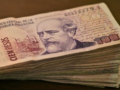 Fajo de billetes de cien pesos