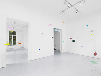 Ugo Rondinone, Primordial (rainbow), exhibition view. Courtesy of Gladstone Gallery